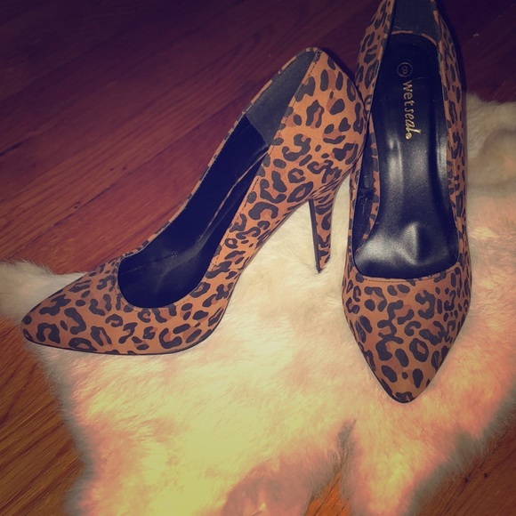 Sexy cheetah print stilettos - Picture 2 of 5